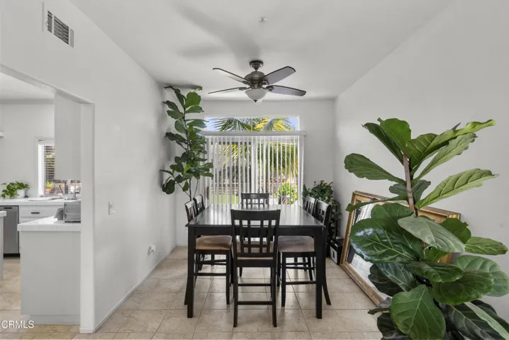 1522-carnation-05-dining-room