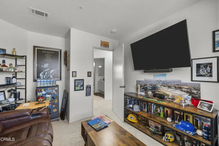 1522-carnation-33-bedroom-office