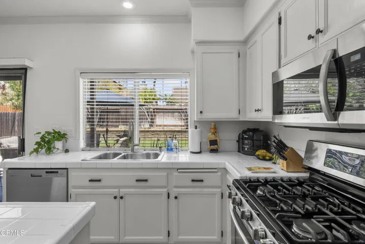 1522-carnation-10-kitchen