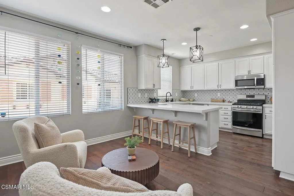 110 Via Katrina Family Room Kitchen