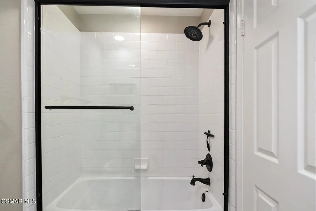 110 Via Katrina Bathroom 2b