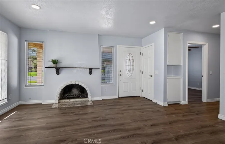 Living room with Gas fireplace