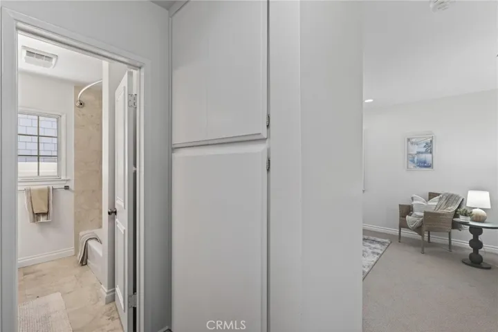 Bath #2 (en suite to bed #2)