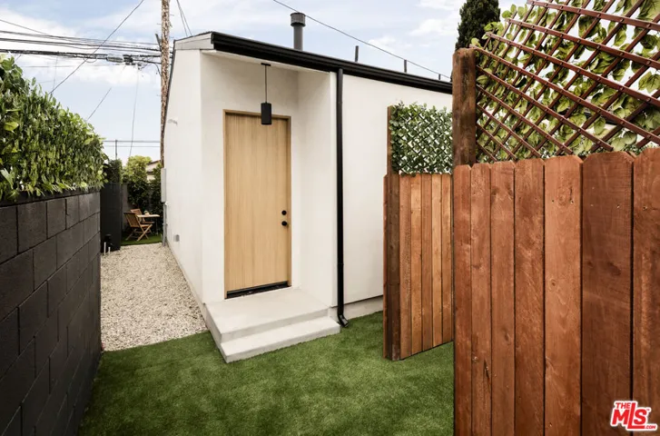 11840 Juniette Street, Culver City, California 90230