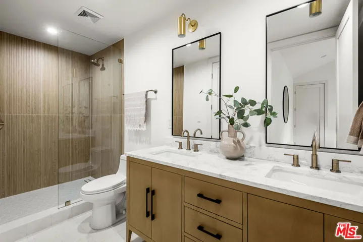 11840 Juniette Street, Culver City, California 90230