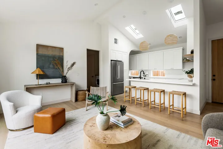 11840 Juniette Street, Culver City, California 90230