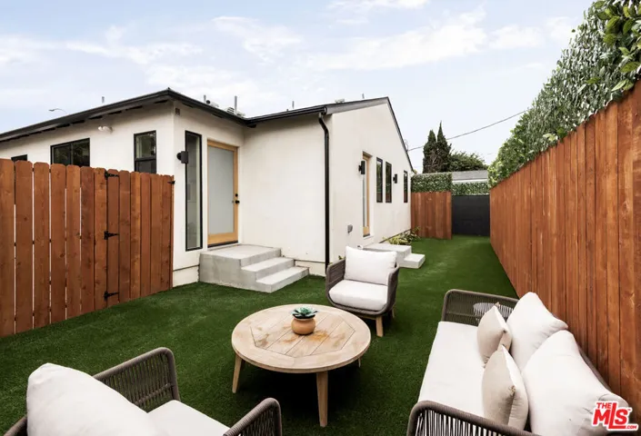 11840 Juniette Street, Culver City, California 90230