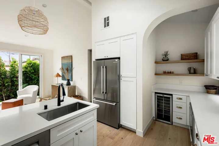 11840 Juniette Street, Culver City, California 90230