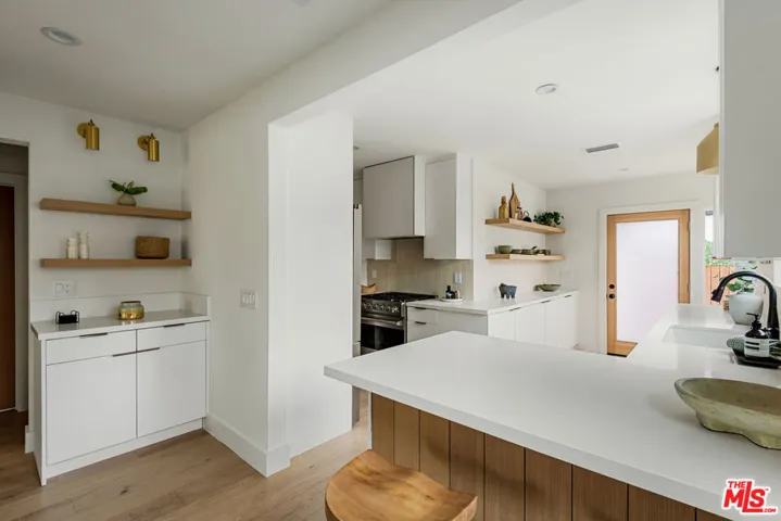 11840 Juniette Street, Culver City, California 90230