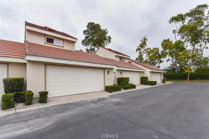 37 Wellesley 47, Irvine, California 92612
