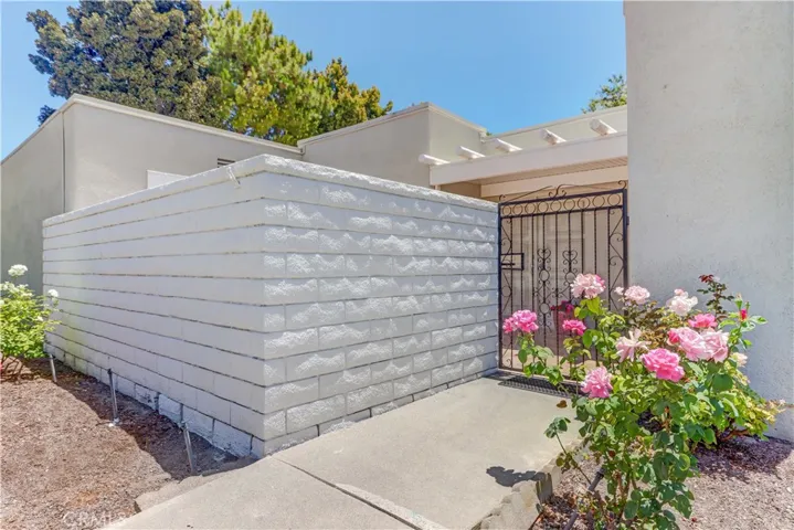2006 Via Mariposa B, Laguna Woods, California 92637