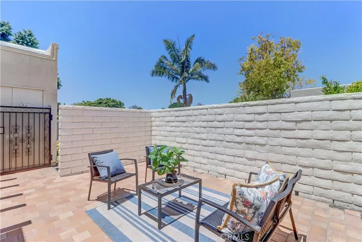 2006 Via Mariposa B, Laguna Woods, California 92637