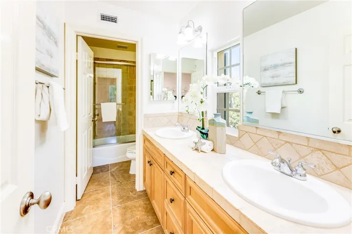 38 Woodcrest, Irvine, California 92603