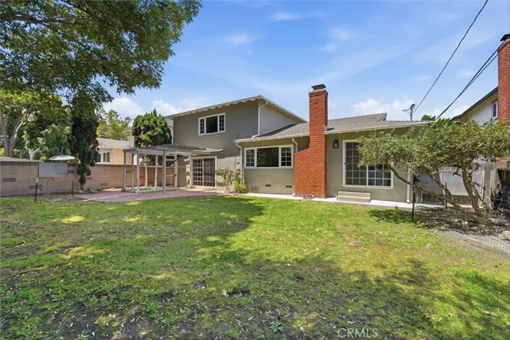 Large level yard