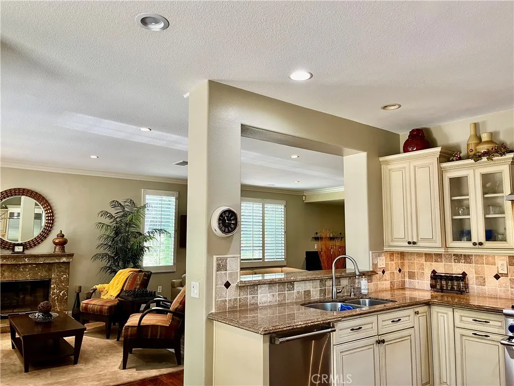 Kitchen/Family room