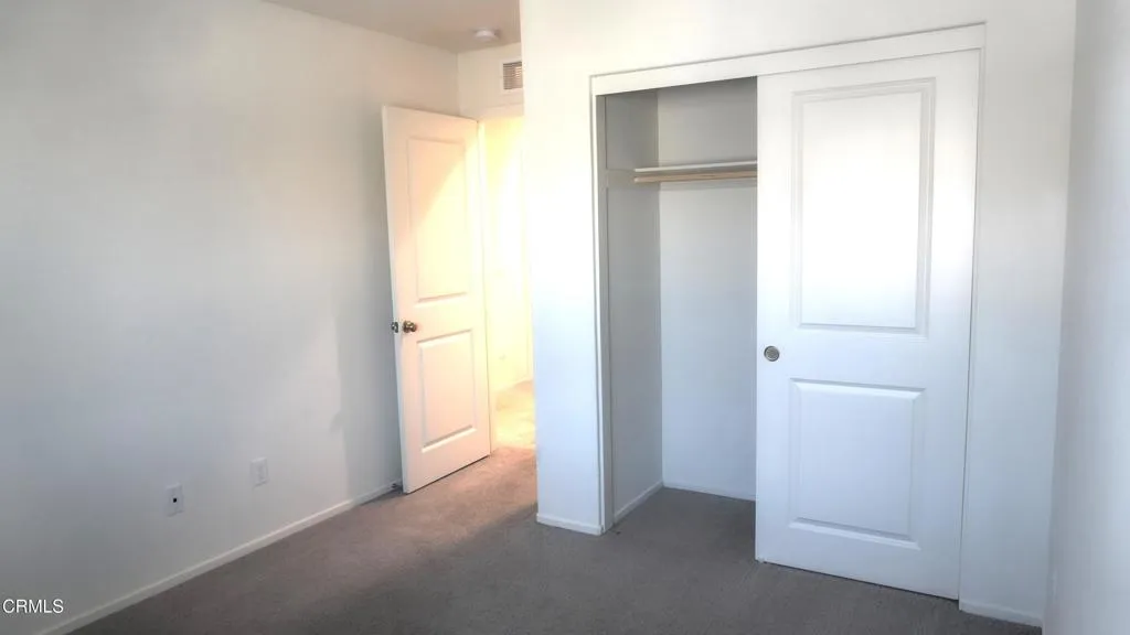 0_2nd Bedroom closet