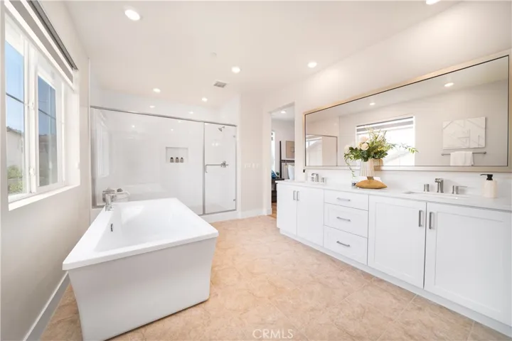 Masterbedroom bath