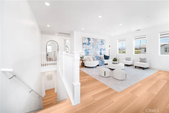stair to upstairs