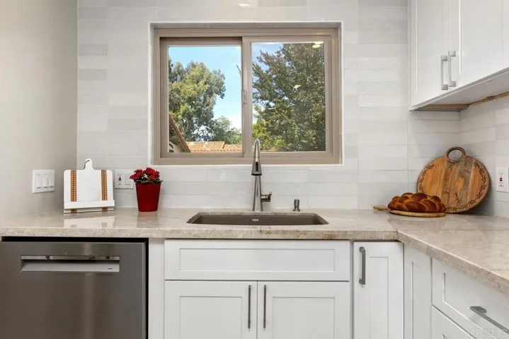 1809 Pleasantdale Drive, Encinitas, California 92024