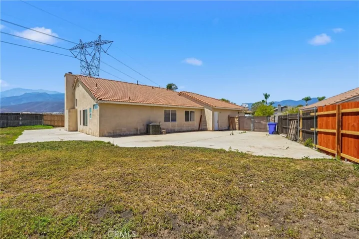 2885 W Calle Vista, Rialto, California 92377