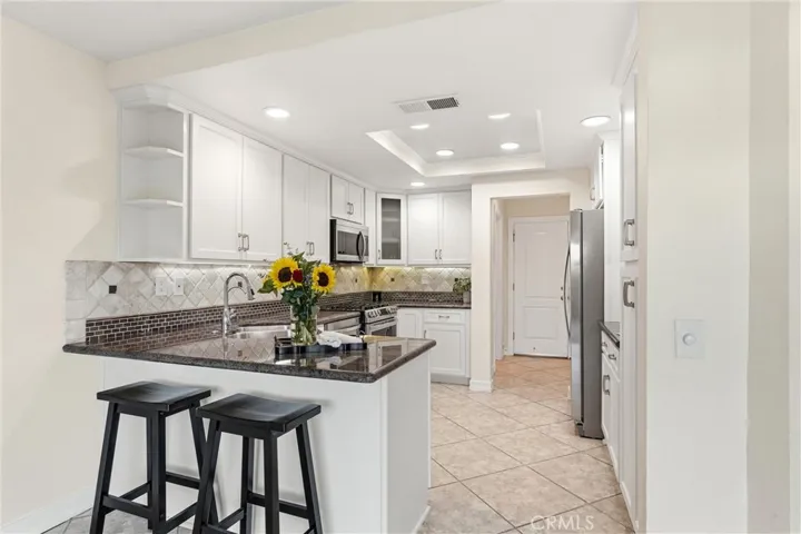 Breakfast/Counter Bar