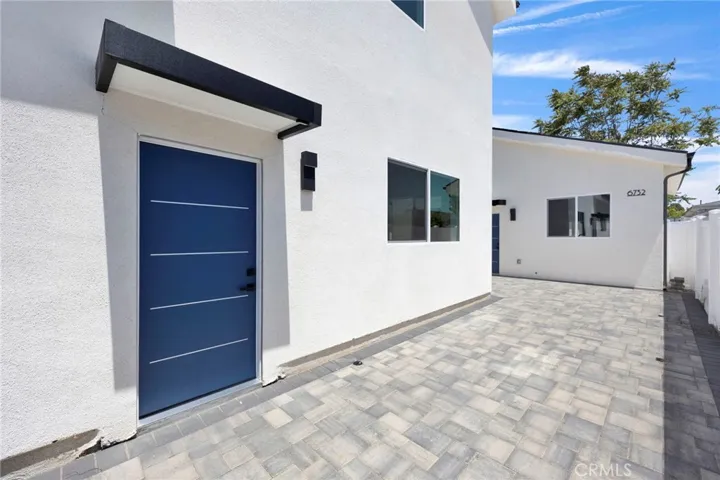 6734 1/2 Gentry Avenue, North Hollywood, California 91606