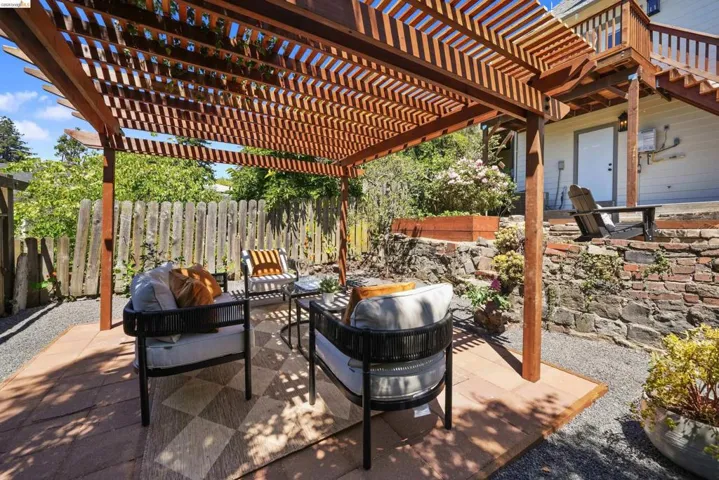 5765 Manila Ave, Oakland, California 94618