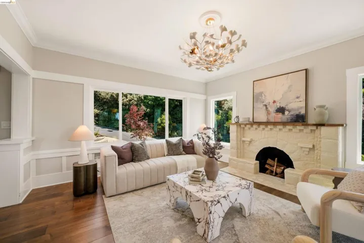 5765 Manila Ave, Oakland, California 94618