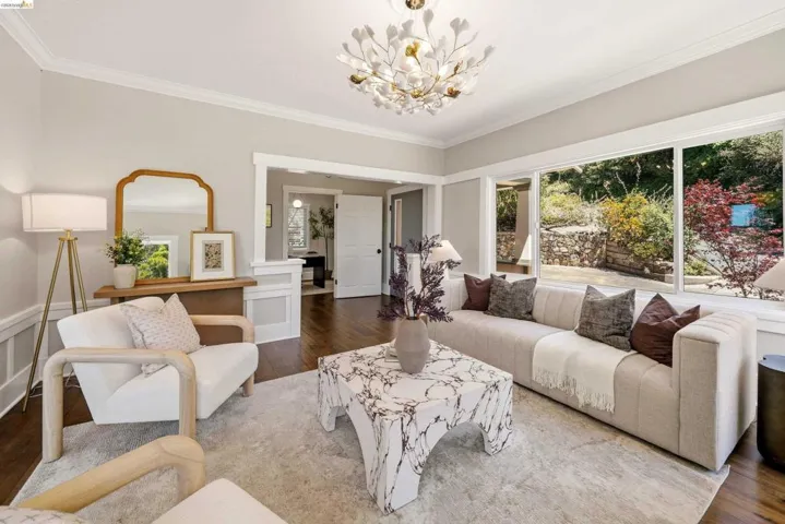 5765 Manila Ave, Oakland, California 94618