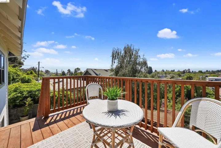 5765 Manila Ave, Oakland, California 94618