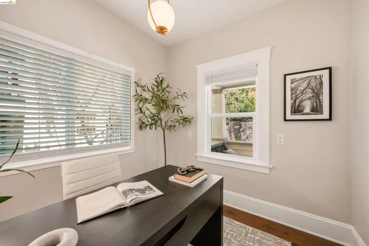 5765 Manila Ave, Oakland, California 94618