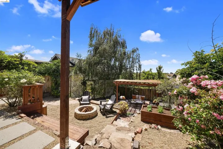 5765 Manila Ave, Oakland, California 94618