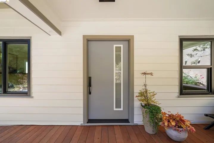 5765 Manila Ave, Oakland, California 94618