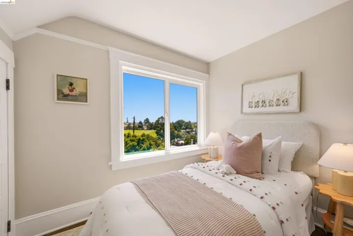 5765 Manila Ave, Oakland, California 94618