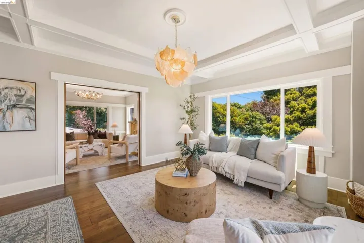 5765 Manila Ave, Oakland, California 94618