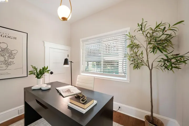 5765 Manila Ave, Oakland, California 94618