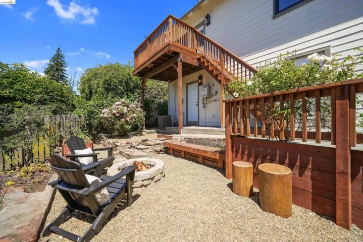 5765 Manila Ave, Oakland, California 94618