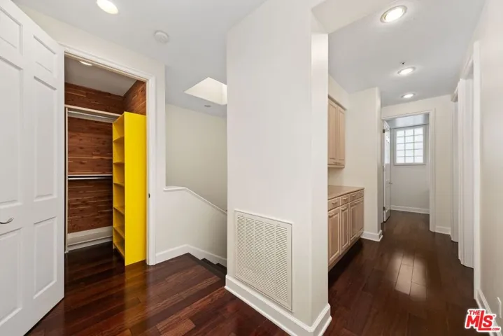 Walk in closet