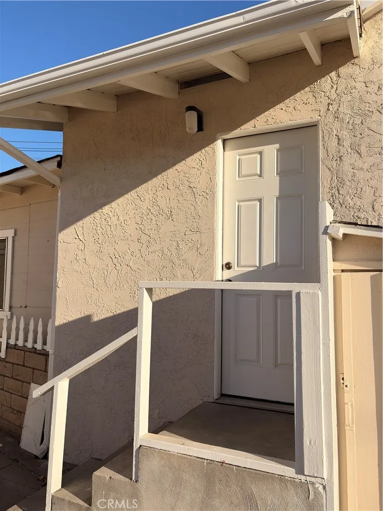 Side door entrance