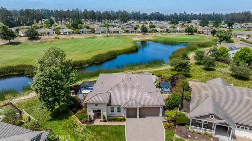 Overhead View of Lot, Lake & Golf Course