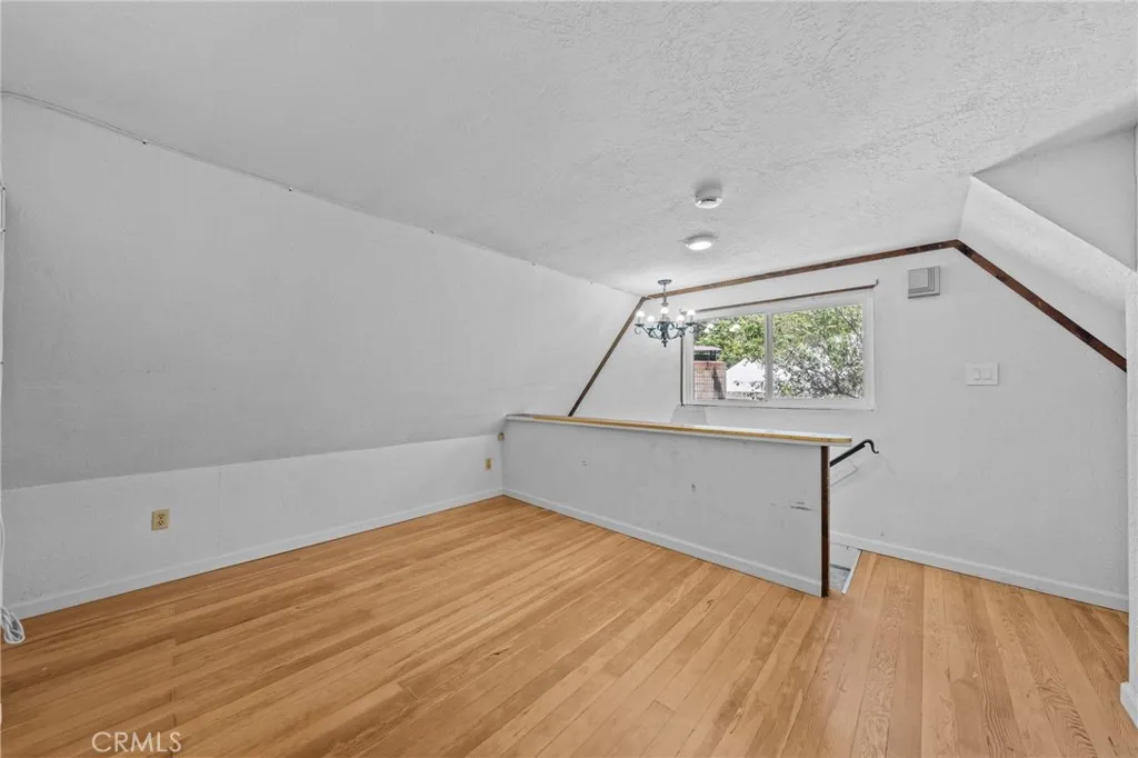 Upstairs Bedroom/Loft has closet