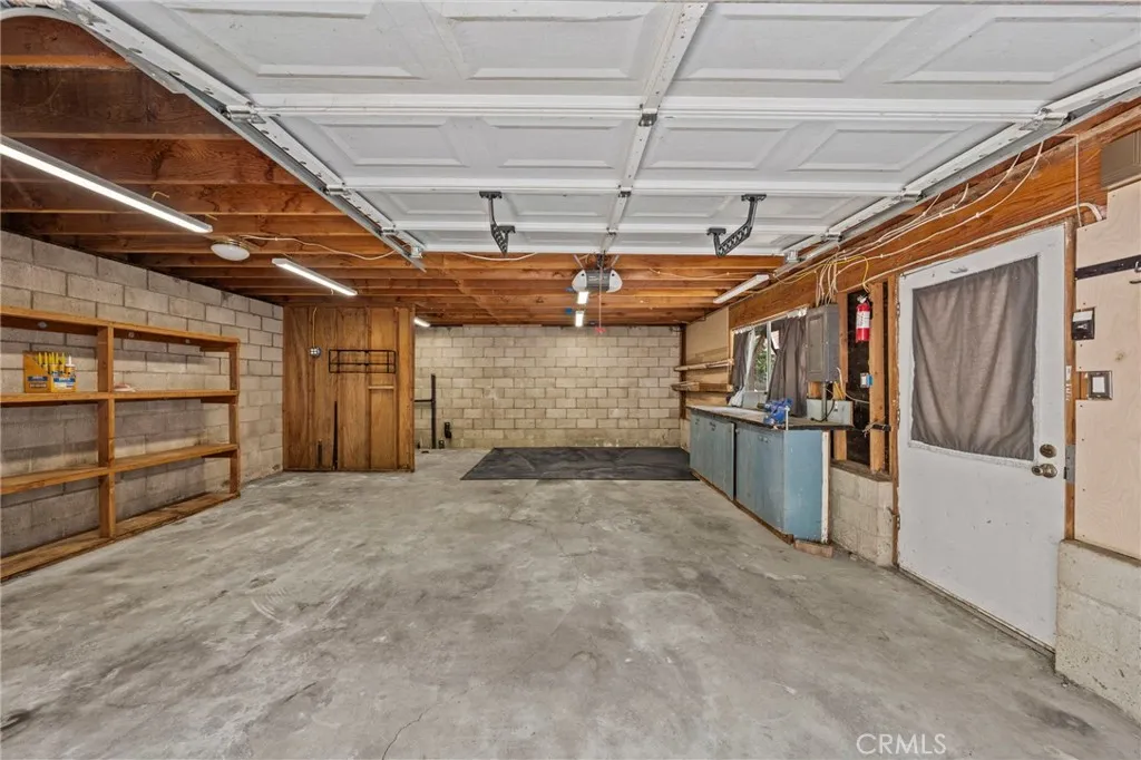 Detached Garage