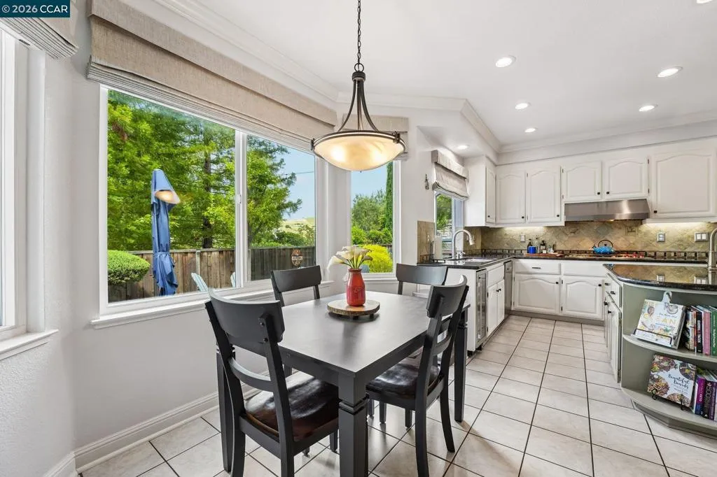 Breakfast nook