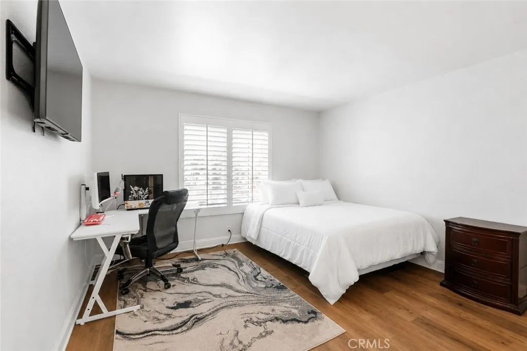 Bedding and pillows enhanced with AI