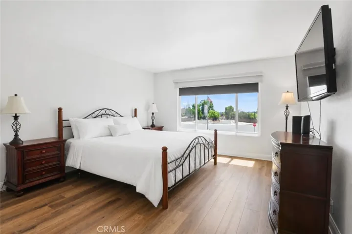 Bedding and pillows enhanced with AI