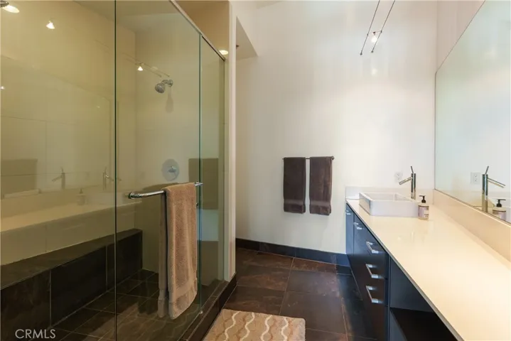 13320 Beach Avenue 301, Marina Del Rey, California 90292