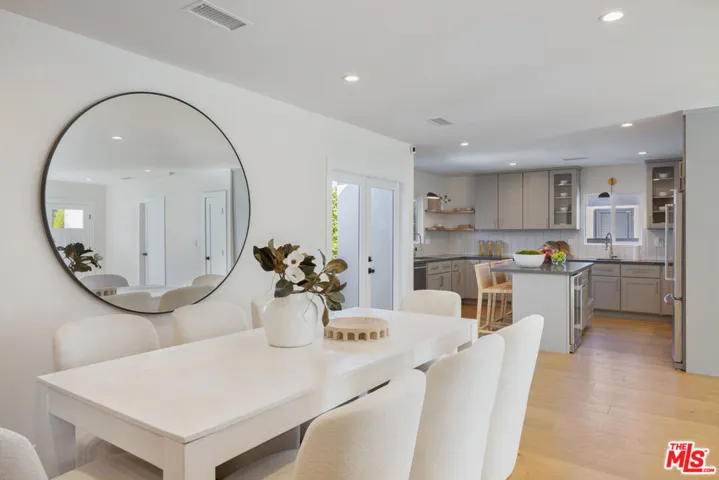 3953 S Victoria Avenue, Los Angeles, California 90008