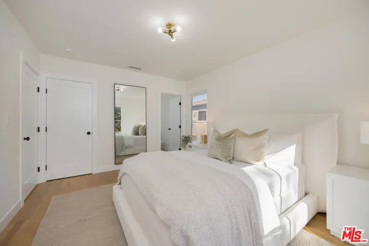 3953 S Victoria Avenue, Los Angeles, California 90008
