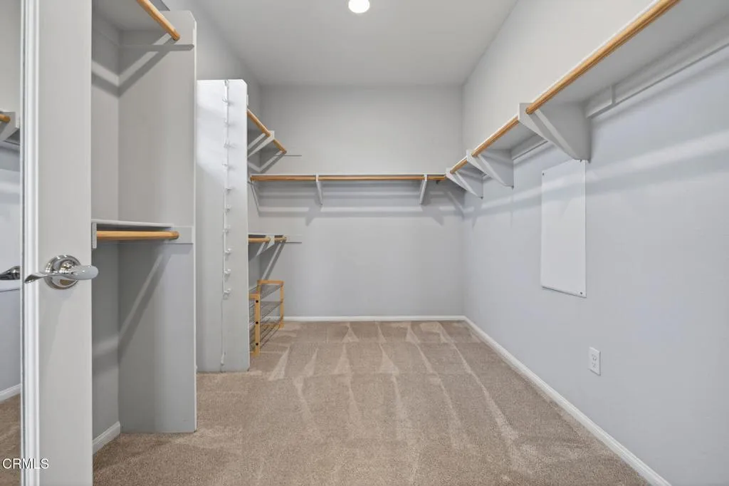 41-web-or-mls-Upmarketmedia_1766Daf-124