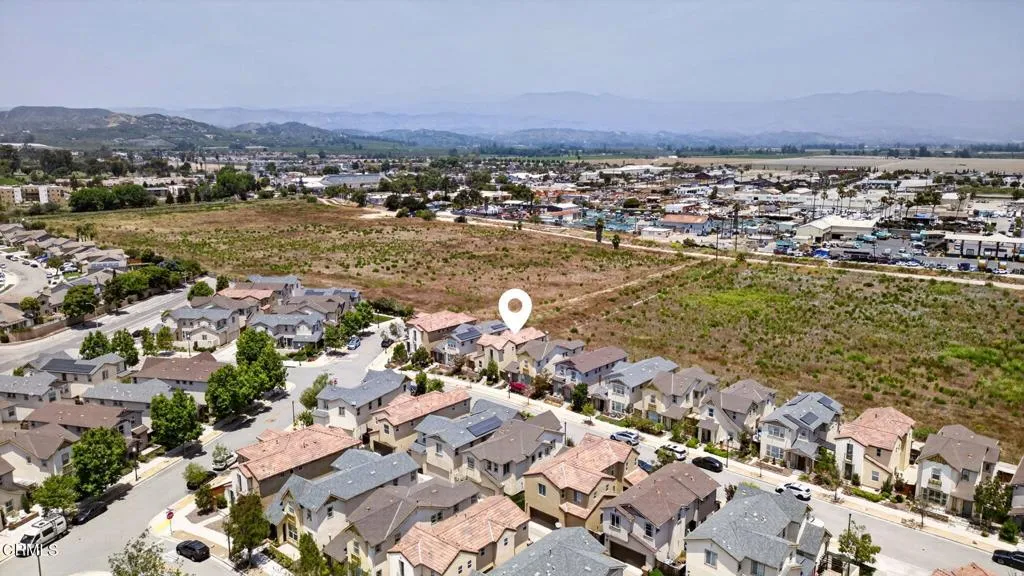 68-web-or-mls-Upmarketmedia_1766Daf-aer-